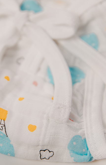 We use soft, breathable fabrics like organic cotton and muslin, ensuring comfort and skin protection for your baby. Our fabrics are gentle on delicate skin, promoting breathability and preventing diaper rash while being eco-friendly and sustainable.