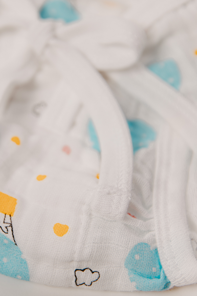 We use soft, breathable fabrics like organic cotton and muslin, ensuring comfort and skin protection for your baby. Our fabrics are gentle on delicate skin, promoting breathability and preventing diaper rash while being eco-friendly and sustainable.