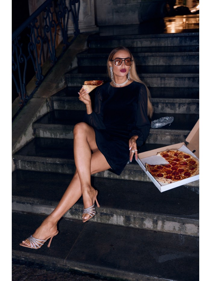 Evening Velvet Dress – Timeless Long Sleeve Gown