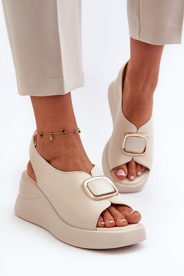 Elegante beige Leder-Plateausandalen für Damen mit 8 cm hohem Absatz, bequemem Fußbett und elastischem Fersenband für perfekten Sitz. Perfekt für Sommeroutfits, lässige Eleganz und den täglichen Gebrauch.