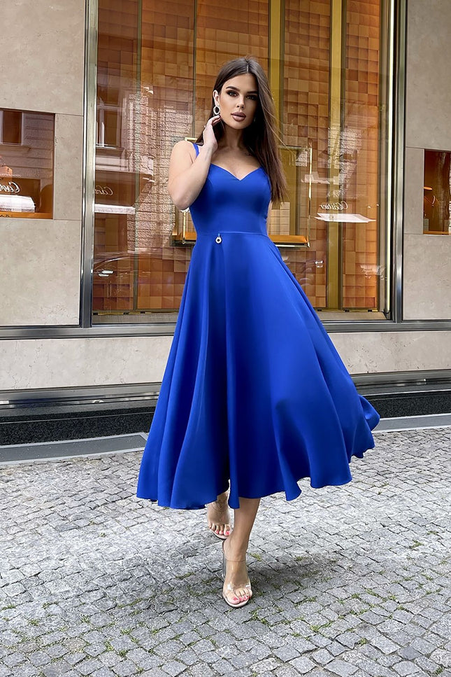 Elegant midi dress in a soft viscose blend, ideal for warm-weather occasions. Blue dress for graduation.